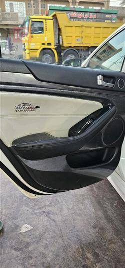 كيا كادينزا